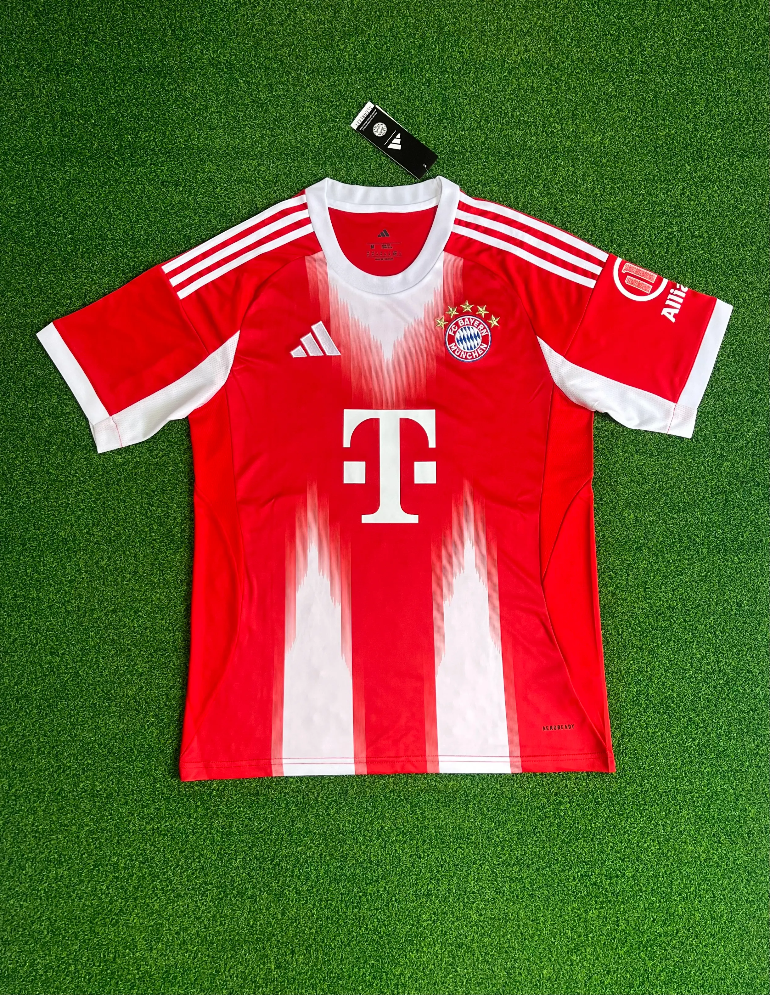2025-26 Bayern Home Jersey