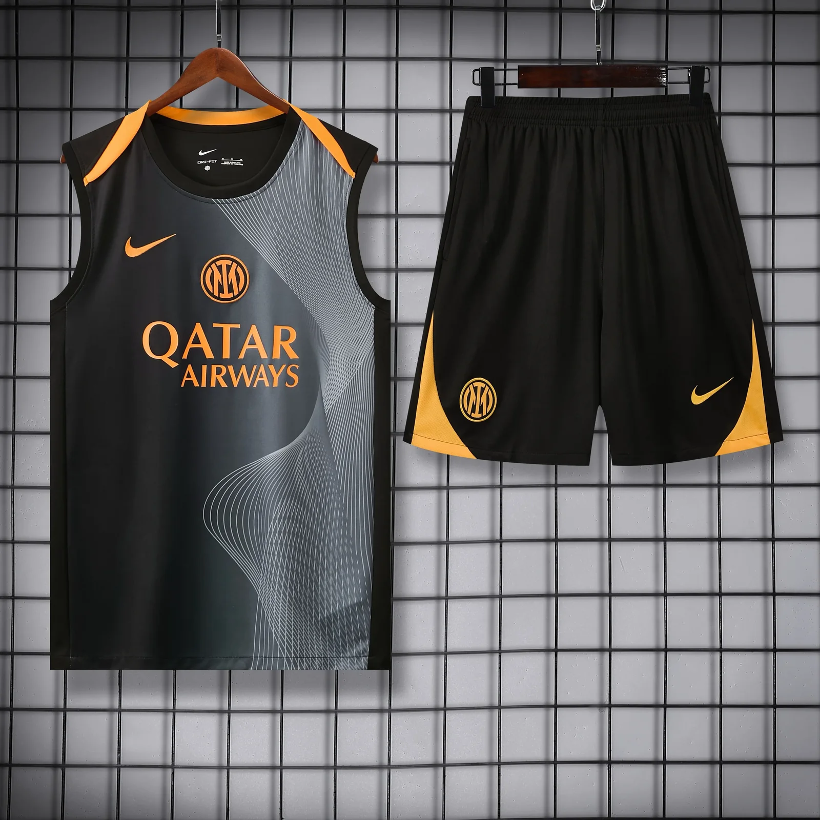 2025-26 Inter Milan Training Vest 1