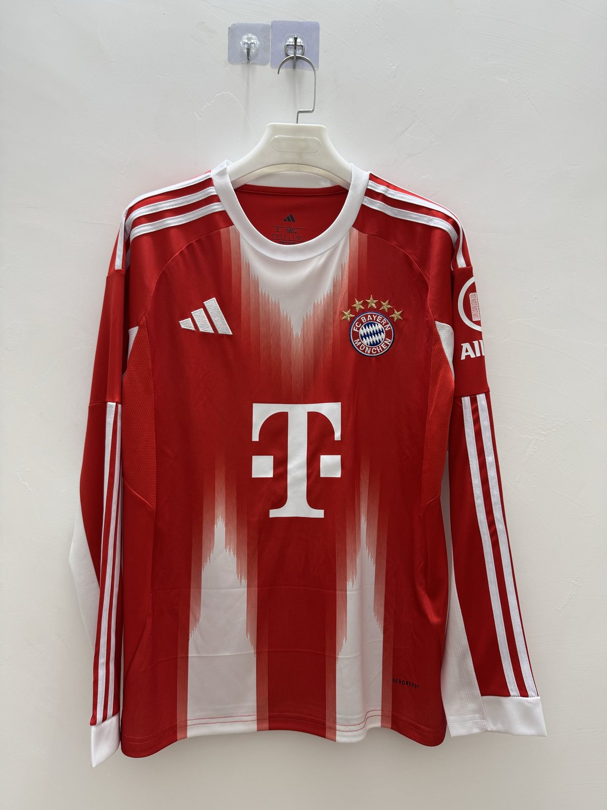 2025-26 Bayern Munich Home Long-Sleeve Jersey - Fan Edition 1