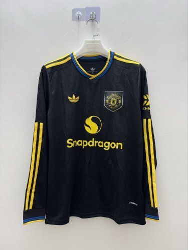 2025-26 Manchester United away long-sleeved second jersey. 1