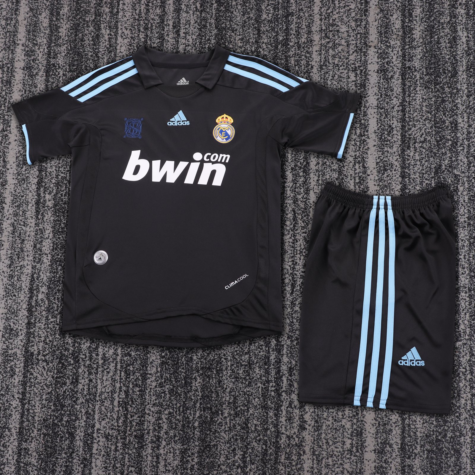 2009-10 Real Madrid Away Shirt – Kids 1