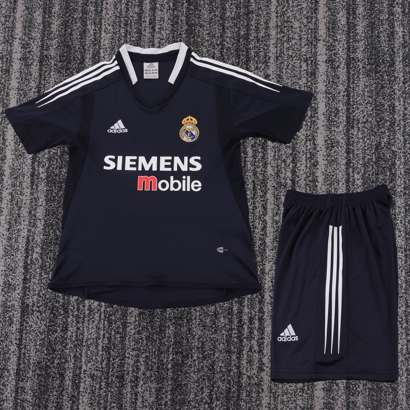 2004-05 Real Madrid Away Shirt – Kids' 1
