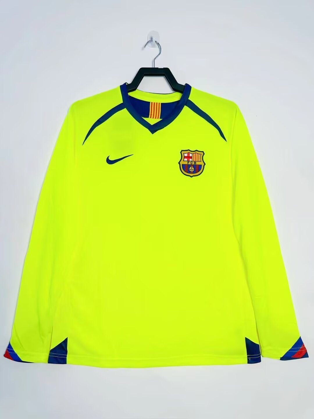 2005-06 Barcelona Away Long Sleeve Retro Jersey 1