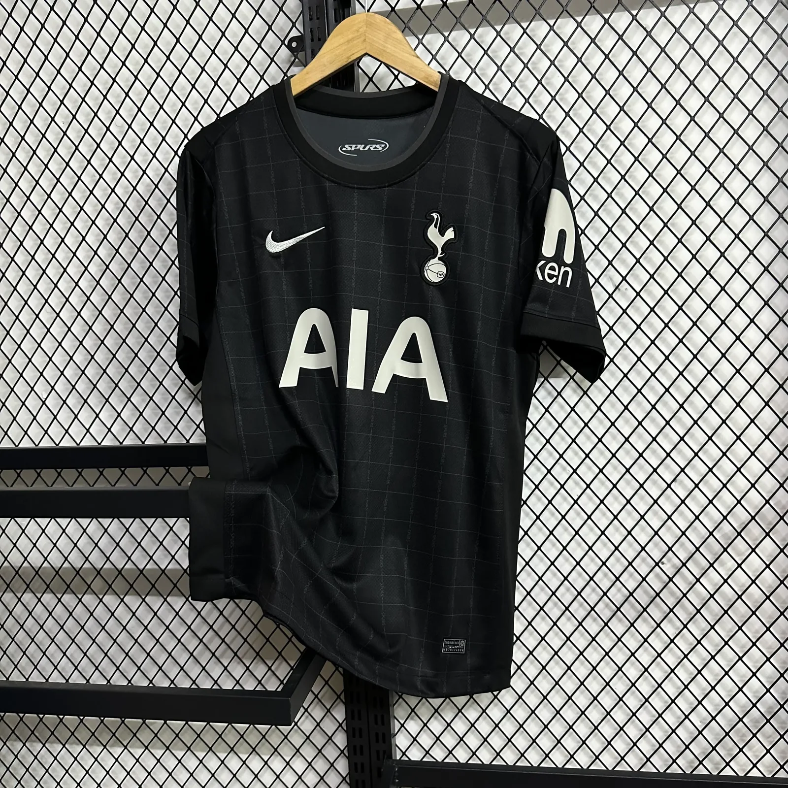 2025-26 Tottenham Hotspur Away Kit 1