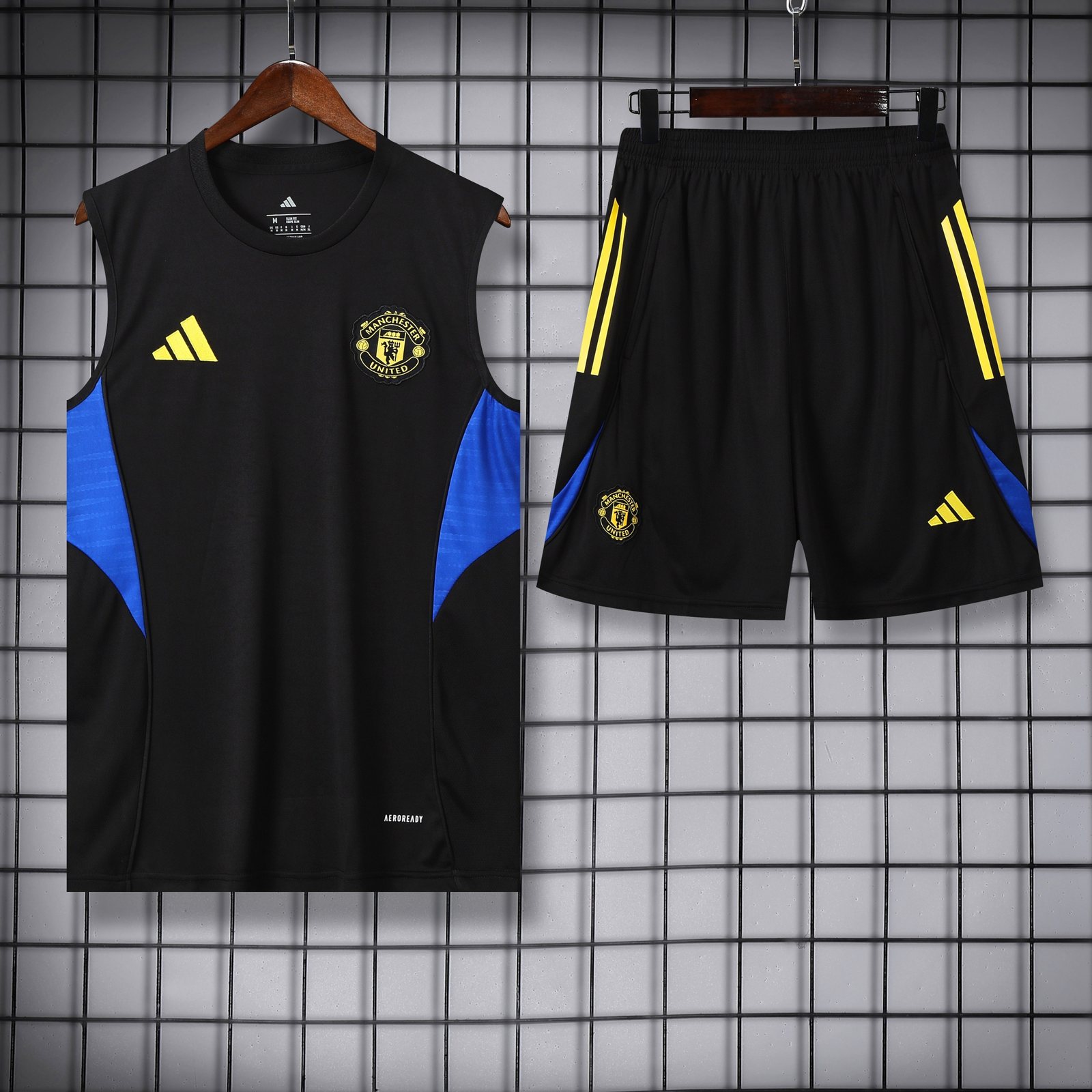 2025-26 Manchester United training vest jersey 1