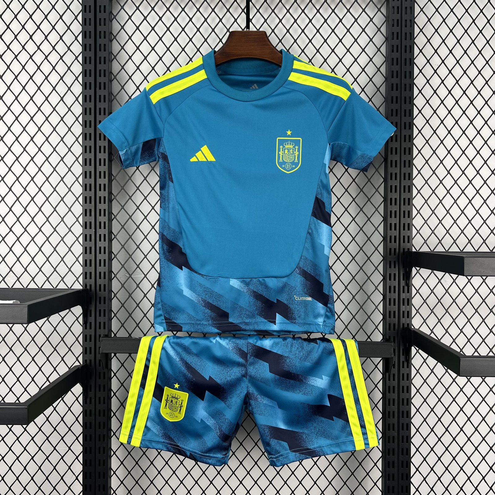 2026-27 Spain Goalkeeper Jersey - Kids' 1