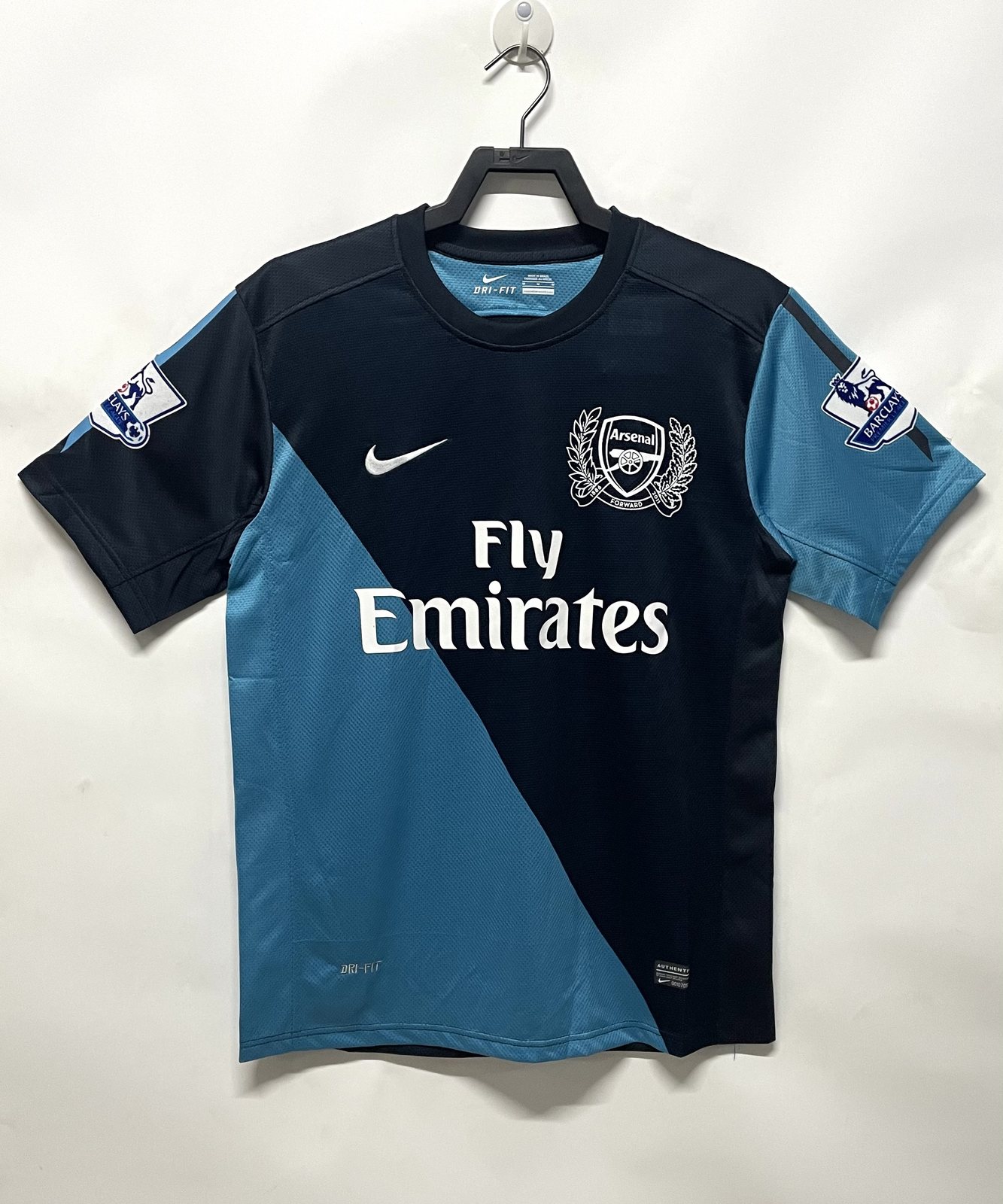 2011-12 Arsenal Away Retro Shirt 1