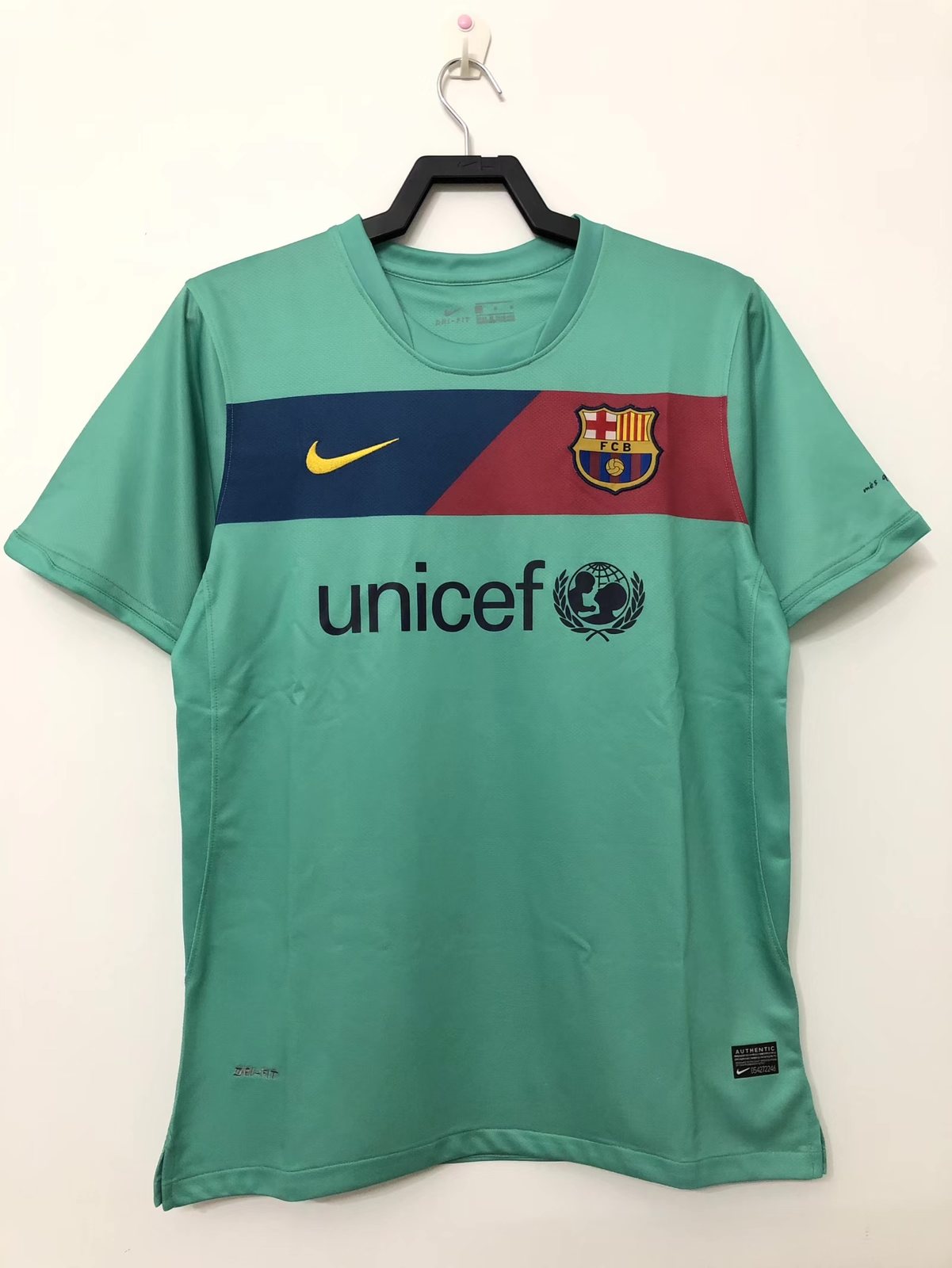 2010-11 Barcelona Away Retro Jersey 1