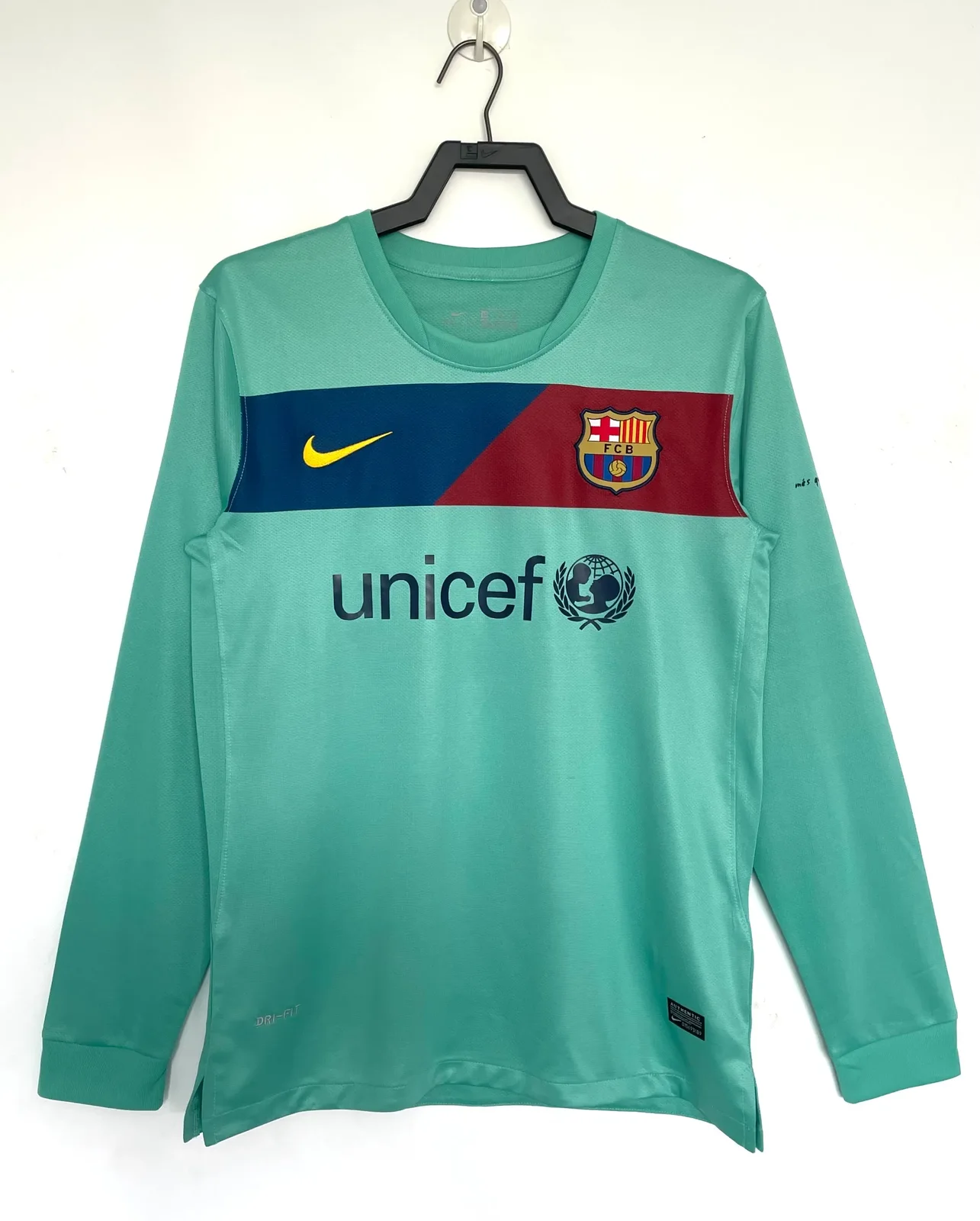 2010-11 Barcelona Away Long-Sleeve Retro Jersey 1